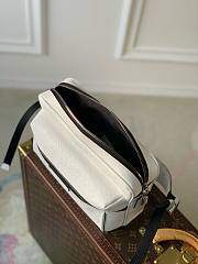 Colestore Louis Vuitton Outdoor Messenger M30873 Size 26 x 20 x 10.5 cm - 5