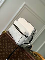 Colestore Louis Vuitton Outdoor Messenger M30873 Size 26 x 20 x 10.5 cm - 4