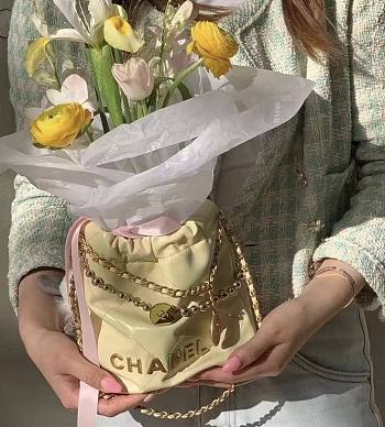 Chanel Minisize 22 Bag Yellow Size 19x20x6cm