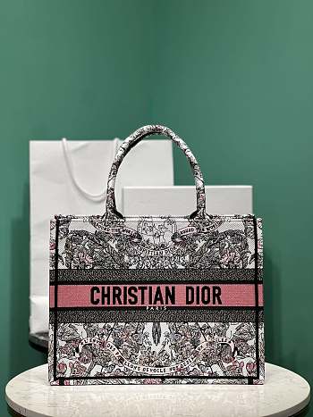 Colestore Medium Dior Book Tote White and Pastel Pink Butterfly Around The World Embroidery 36*18*28cm
