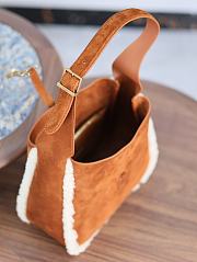 Colestore YSL Le 5 À 7 Supple Small In Suede And Shearling 23×22×8.5cm - 5