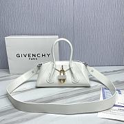 	 Colestore Givenchy Antigona Stretch White 22*12*8 - 1