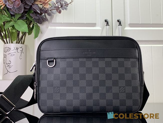 Colestore Trocadero NM N40087 Size 29 x 21 x 8 - 1