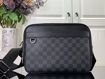 Colestore Trocadero NM N40087 Size 29 x 21 x 8