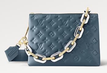 Colestore Coussin PM M22856 Size 26 x 20 x 12 cm