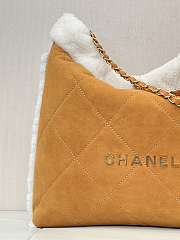 Colestore Chanel Beige and White Quilted Lambskin Suede and Shearling - 2