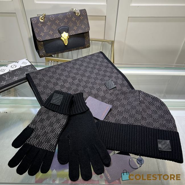 Colestore Louis Vuitton 3 Items - 1