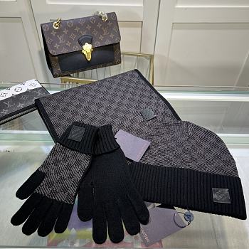 Colestore Louis Vuitton 3 Items
