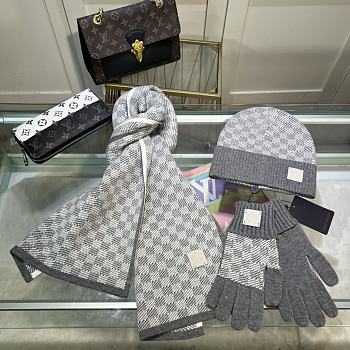 Colestore Louis Vuitton 3 Items Grey