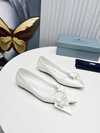 Colestore Prada Patent Leather Slingback Pumps Flower White