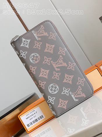 Colestore Louis Vuitton Zippy Wallet Flight Mode M82647