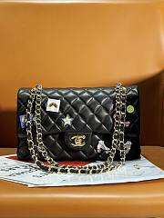 	 Colestore Chanel Classic Lambskin, Enamel & Gold-Tone Metal Coral Black 15.5 × 25.5 × 6.5 cm - 5