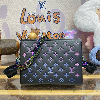 Colestore Louis Vuitton Coussin M23618 PM 26 x 20 x 12