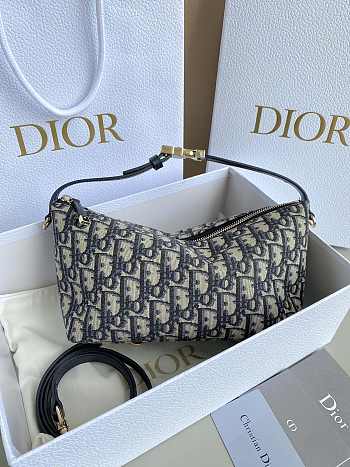 Colestore Dior Medium Diortravel Nomad Pouch Oblique 22 x 13 x 9.5 cm