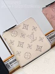 	 Colestore Louis Vuitton Zippy Wallet Mahina M82755 White 11x10x2cm - 1