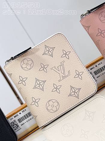 	 Colestore Louis Vuitton Zippy Wallet Mahina M82755 White 11x10x2cm