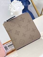 	 Colestore Louis Vuitton Zippy Wallet Mahina M82755 Brown 11x10x2cm - 1