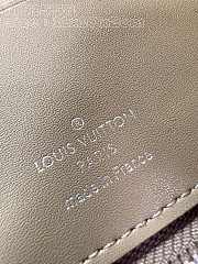 	 Colestore Louis Vuitton Zippy Wallet Mahina M82755 Brown 11x10x2cm - 6