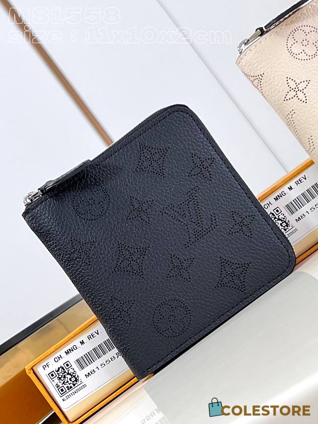 	 Colestore Louis Vuitton Zippy Wallet Mahina M82755 Black 11x10x2cm - 1