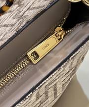 	 Colestore Fendi O Lock Beige Size 35/14/23 - 6