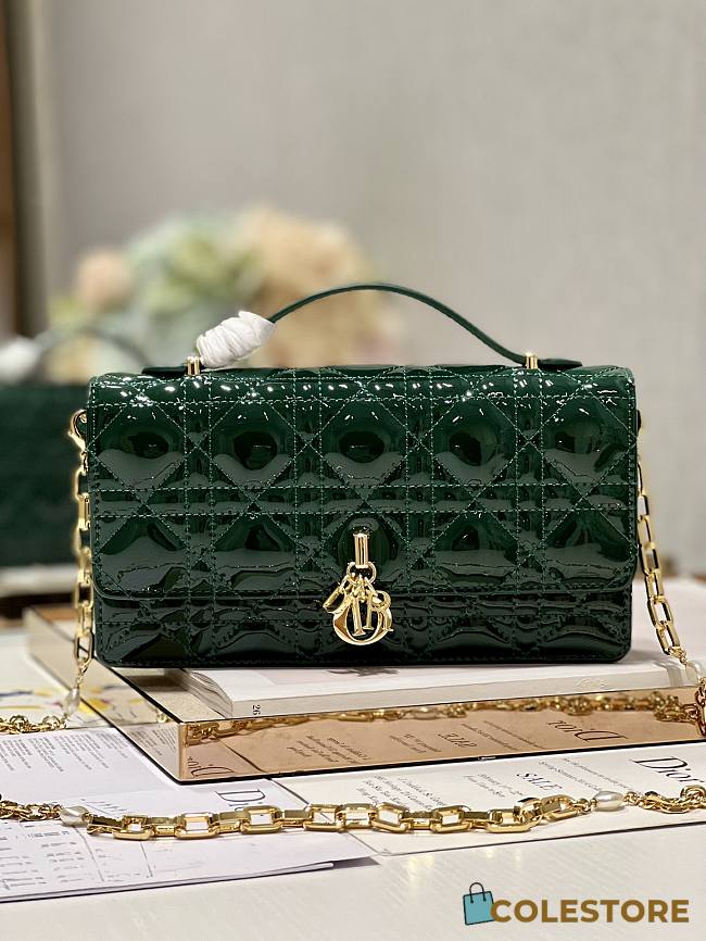 	 Colestore Miss Dior Chain Pouch Green Patent Cannage Lambskin 21 x 11.5 x 4.5cm - 1