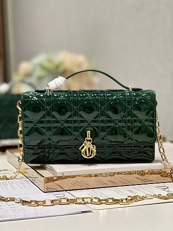 	 Colestore Miss Dior Chain Pouch Green Patent Cannage Lambskin 21 x 11.5 x 4.5cm