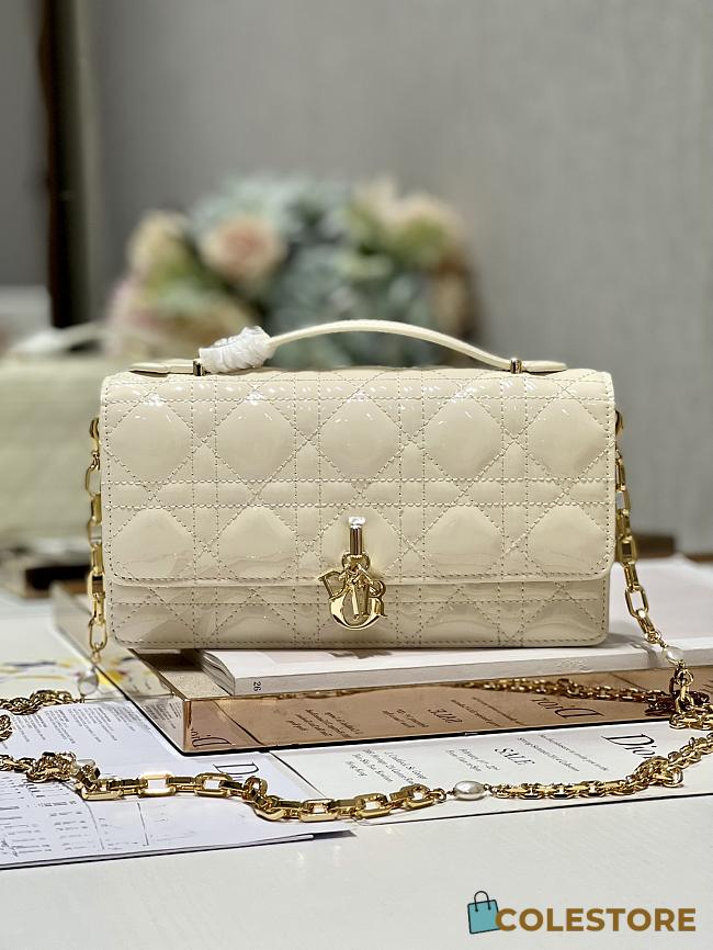 	 Colestore Miss Dior Chain Pouch White Patent Cannage Lambskin 21 x 11.5 x 4.5cm - 1
