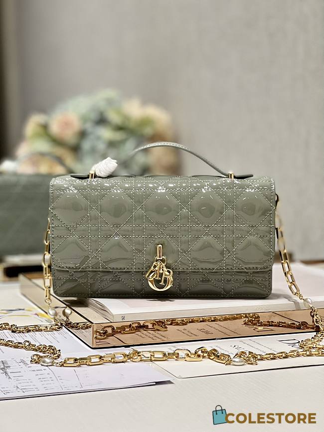 	 Colestore Miss Dior Chain Pouch Grey Patent Cannage Lambskin 21 x 11.5 x 4.5cm - 1