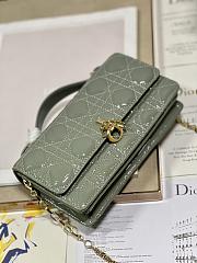 	 Colestore Miss Dior Chain Pouch Grey Patent Cannage Lambskin 21 x 11.5 x 4.5cm - 2