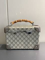	 GUCCI New Monogram GG Globe Trotter Bamboo Vanity Case Bag 01 - 6
