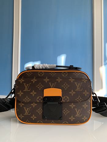 Colestore Louis Vuitton M46688 S Lock Messenger Bag Black 22 x 18 x 8 cm