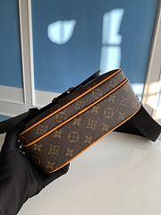 Colestore Louis Vuitton M46688 S Lock Messenger Bag Black 22 x 18 x 8 cm - 3