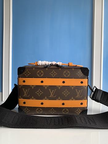 Colestore Louis Vuitton Handle Soft Trunk M46689
