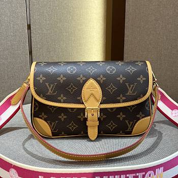 	 Colestore Louis Vuitton Diane Monogram Canvas M46049 Size 24 x 15 x 9 cm