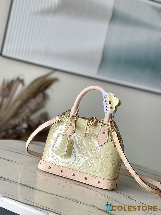 	 Colestore Louis Vuitton Alma BB Vernis M24063  Size 23.5 x 17.5 x 11.5 - 1