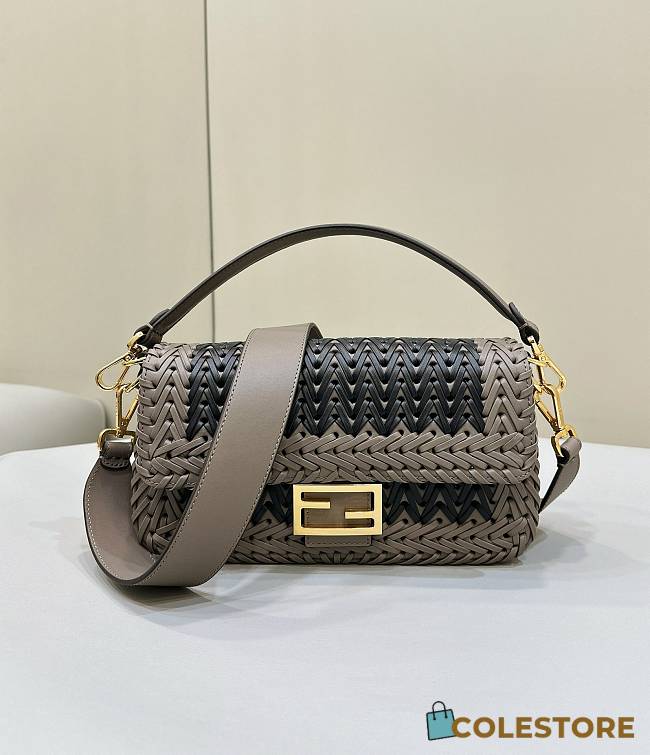 	 Colestore Fendi Baguette Bag In Sand And Black Size 27 x 6.5 x 15 cm - 1