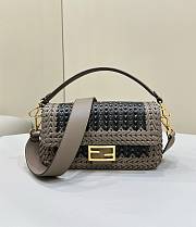 	 Colestore Fendi Baguette Bag In Sand And Black Size 27 x 6.5 x 15 cm - 1