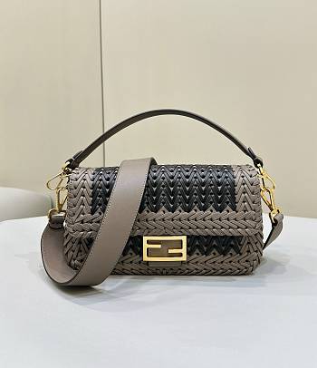 	 Colestore Fendi Baguette Bag In Sand And Black Size 27 x 6.5 x 15 cm