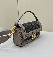 	 Colestore Fendi Baguette Bag In Sand And Black Size 27 x 6.5 x 15 cm - 4