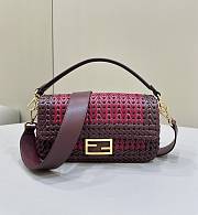 	 Colestore Fendi Baguette Bag In Sand And Pink Size 27 x 6.5 x 15 cm - 1