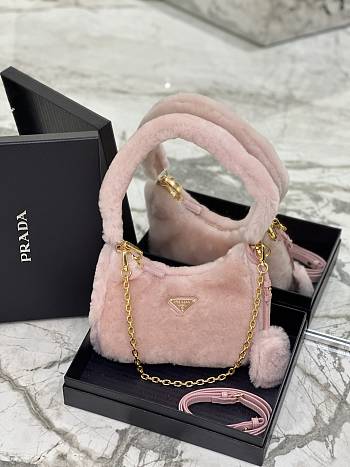 Colestore Prada Re-Edition Shearling Mini-Bag Size 22*18*6cm