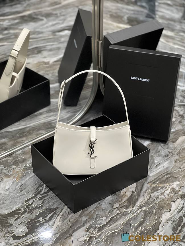 Colestore Le 5A7 White Bag Silver Hardware Size 25X14X6cm - 1