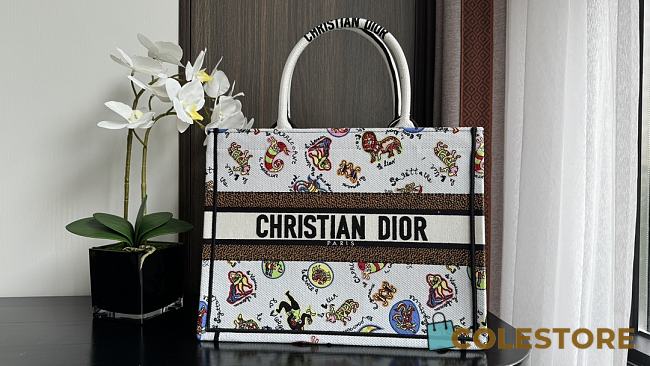Colestore White Multicolor Dragon Zodiac Embroidery (36 x 27.5 x 16.5 cm) - 1