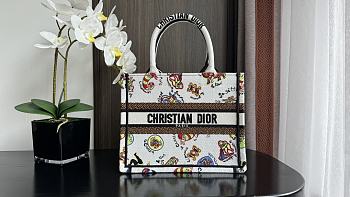 	 Colestore White Multicolor Dragon Zodiac Embroidery 26.5X21X14