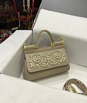 	 Colestore Dolce&Gabbana Beige Size 18cm - 1