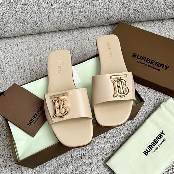	 Colestore Burberry Slipper Beige Size 35-40