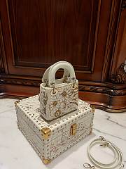 Colestore Lady Dior White Size 12 x 10.2 x 5 cm - 2
