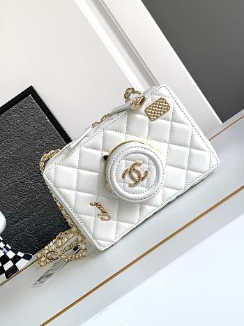 	 Colestore Chanel Camera Bag Lambskin & Gold-Tone Metal White 11.5 × 16 × 6 cm