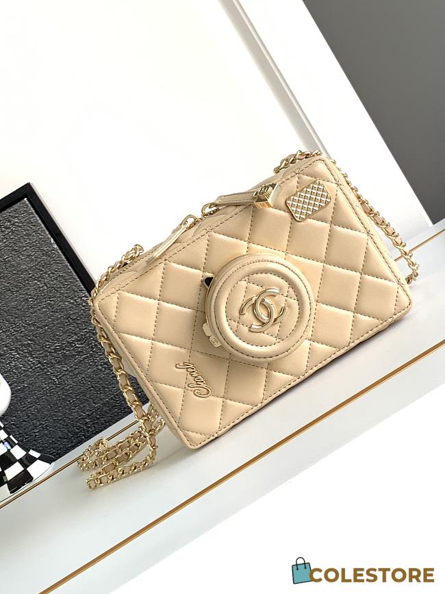 	 Colestore Chanel Camera Bag Lambskin & Gold-Tone Metal Beige 11.5 × 16 × 6 cm - 1