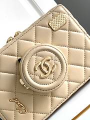 	 Colestore Chanel Camera Bag Lambskin & Gold-Tone Metal Beige 11.5 × 16 × 6 cm - 4